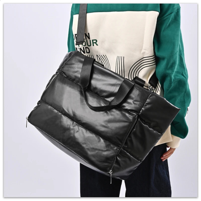 PU travel bag solid womens bag for sale high-quality zipper high-capacity casual handbag soft casual handbag Bolsa De Viagem 240903