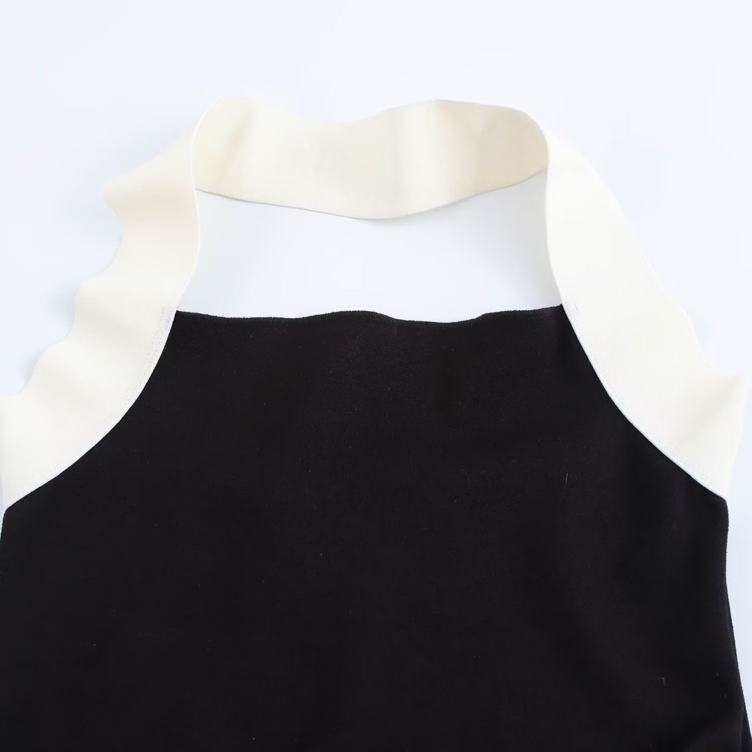 New Womens Dress with Elastic Flute Knitted Collar Enchanting Style Autumn Color Contrast Hanging Neck