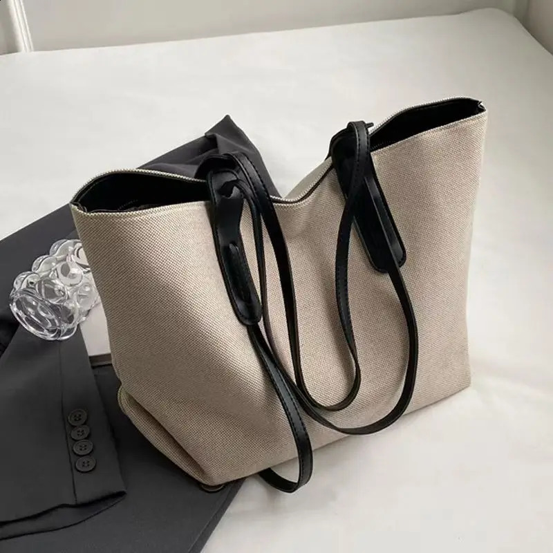 Korean version large capacity lingerie bag for women communication handbag Versatile shoulder bag portable canvas bag 240903
