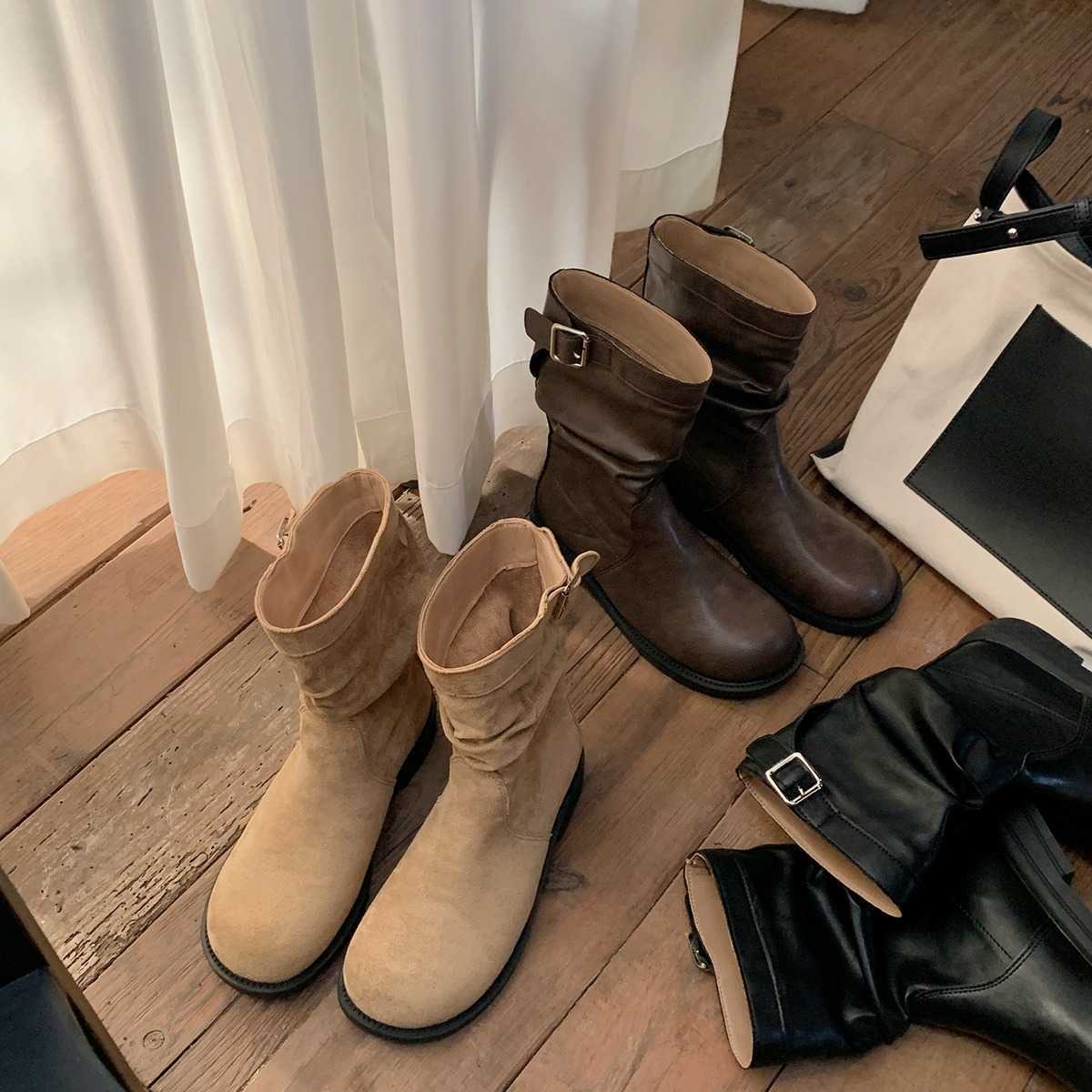 Korean Round Head Martin Boots Folded Coarse Heel Thick Bottom Fashion Boots Stacked Low Short Boots Female Autumn 240826