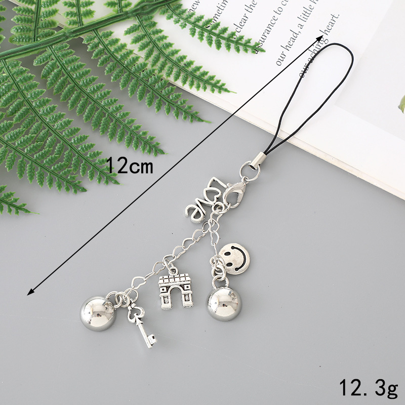 Creative new heart-shaped bead pendant phone case keychain handmade metal chain hanging decoration small gift