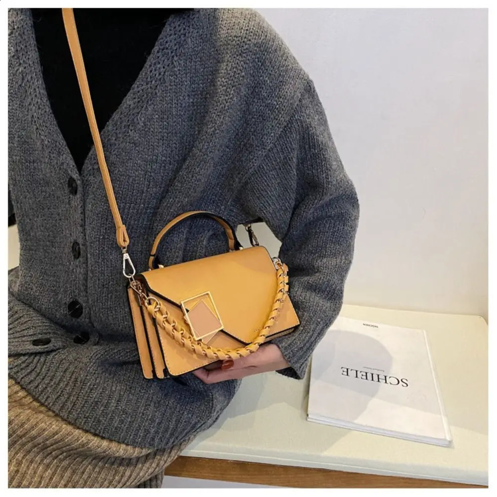 Fashion Square Womens Shoulder Bag Solid Color PU Leather Texture Cross Body Bag Winter Chain Handbag 240904