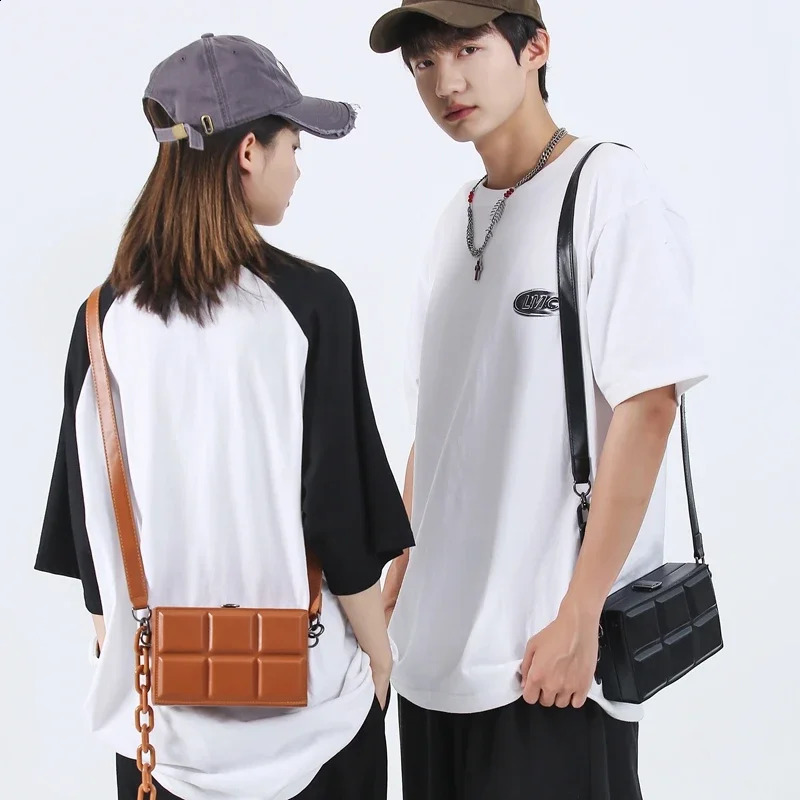 2024 selling Fashionable Trendy Crossbody Bag Light Single Shoulder Casual Versatile Couples 240906