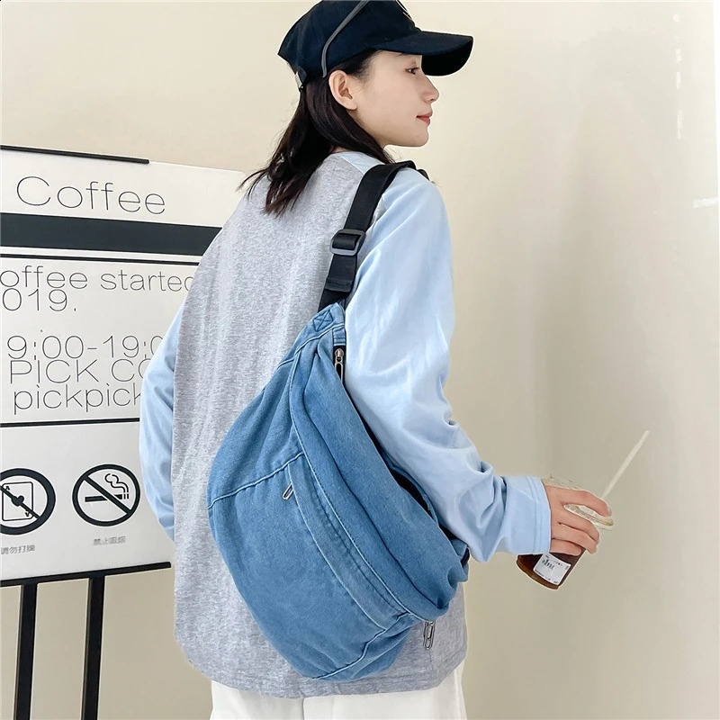 Womens Bags on Sale 2024 Simple Trend Lightweight and Casual Chest Pack High Quality Versatile Denim Waist Packs 240906