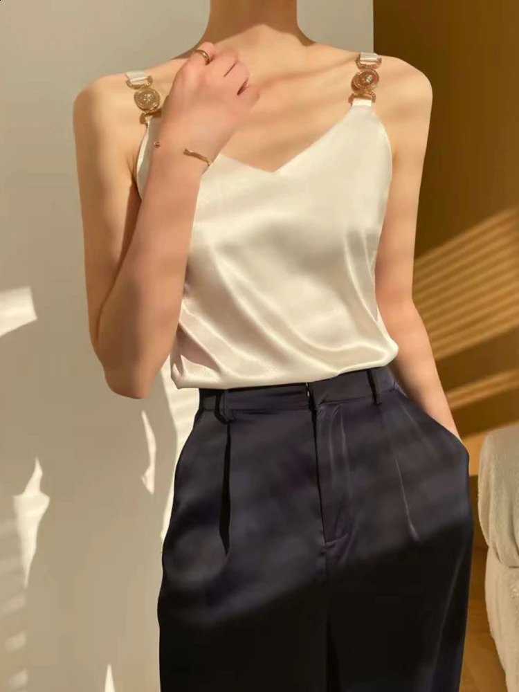 Womens Tshirt Silk Metal Buckle Vneck Vest Elegant Temperament Halter Top Solid Black SATIN Sexy Off The Shoulder 240907 - view 3