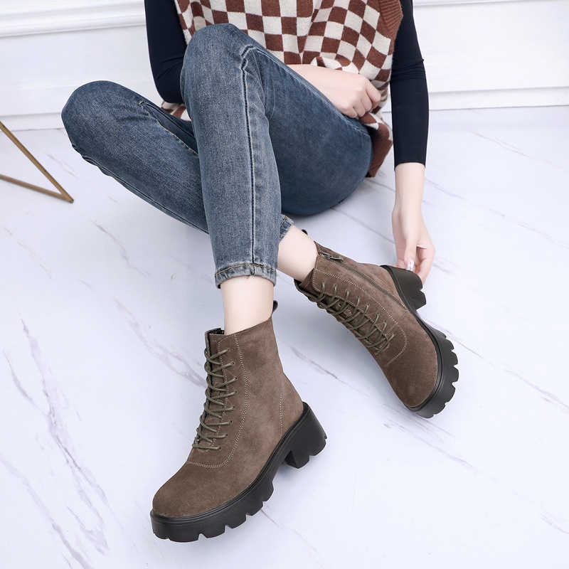 CMM Boots Womens Autumn and Winter British Frosted Cowhide Thick Soled Snow Boots Womens Large Thick Soled Short Boots
