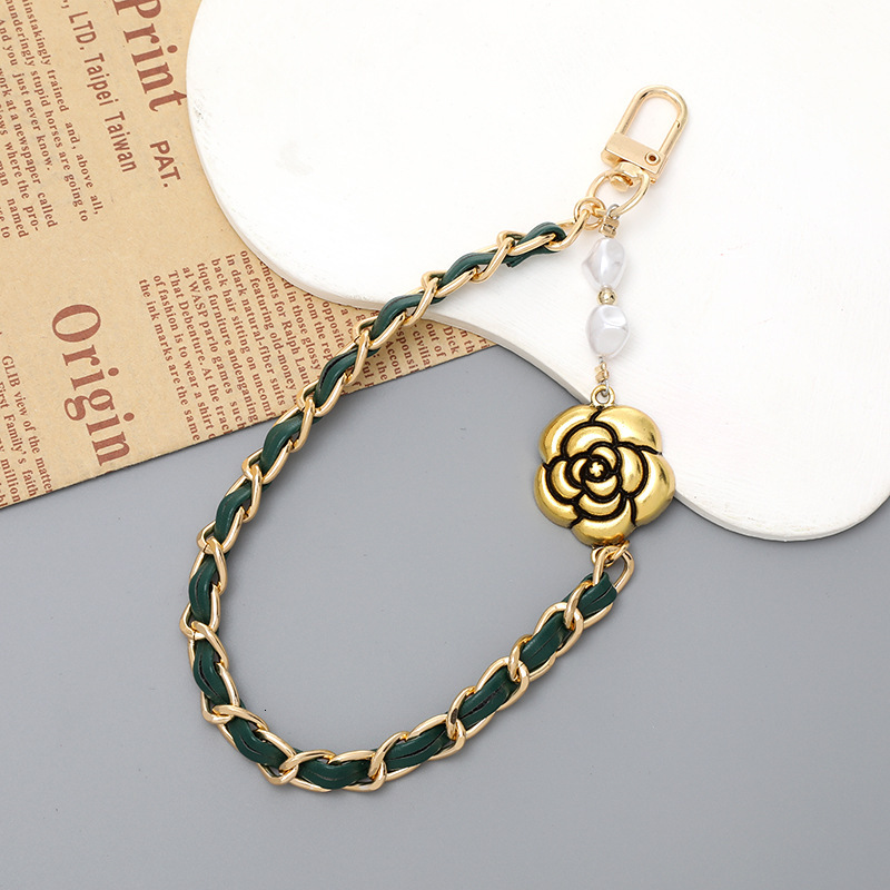 New style small fragrant wind string skin pearl bracelet, rose wrist chain, phone case hanging rope, fashionable and trendy accessories