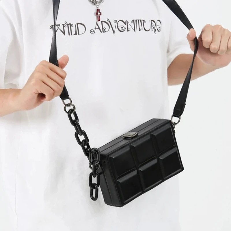 2024 selling Fashionable Trendy Crossbody Bag Light Single Shoulder Casual Versatile Couples 240906