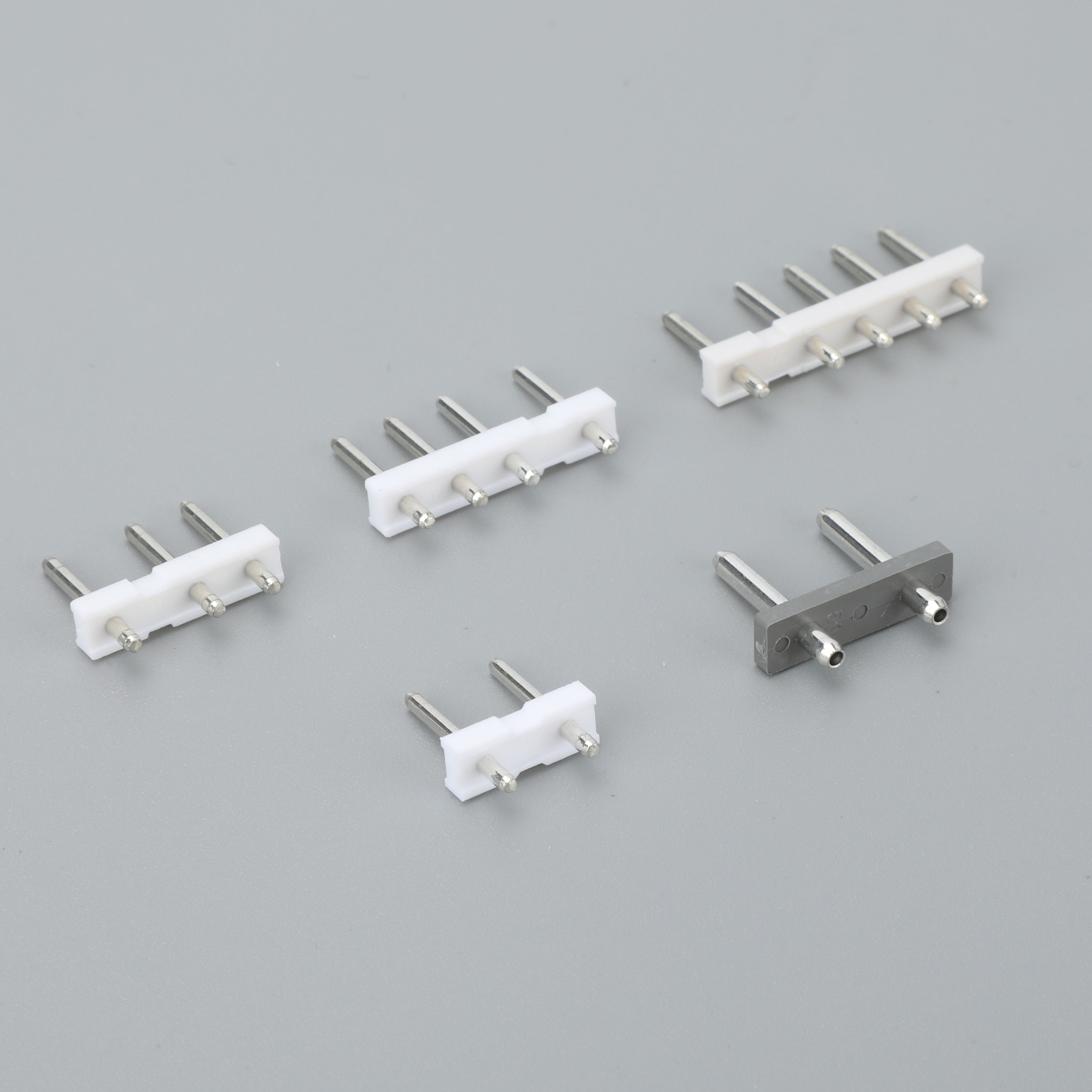 Connector Pin holder The spacing between straight pins is Straight pin seat