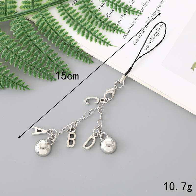 Creative new heart-shaped bead pendant phone case keychain handmade metal chain hanging decoration small gift