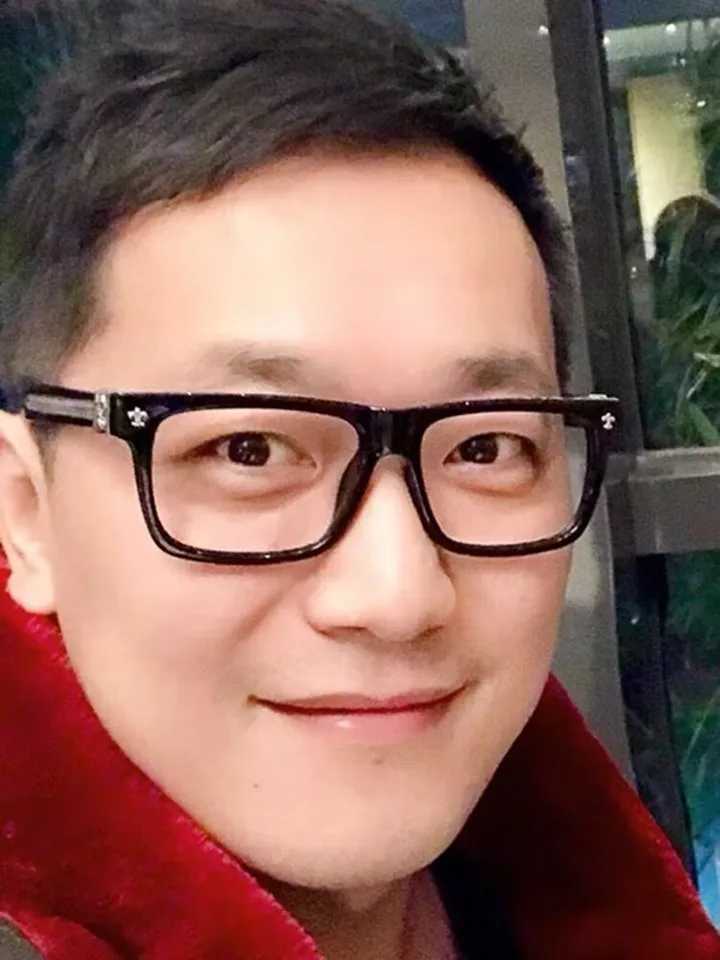 TR retro square frame glasses for men and womens fashion trend anti blue lightweight flat glasses that can match muscle weakness W240906