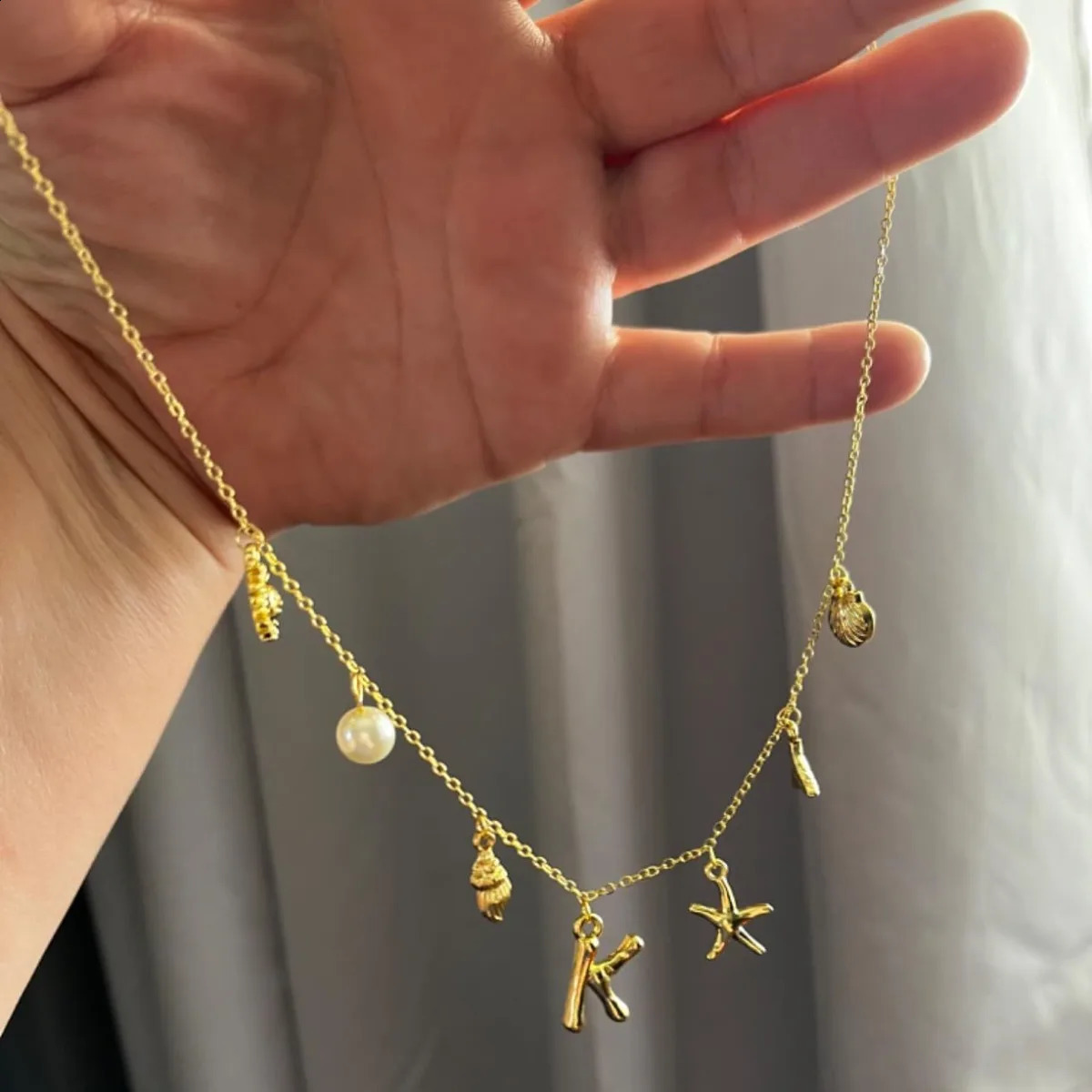Surfer Girl Necklace Beach Jewelry Initial Necklace Girlfriend Seashell Letter Choker Womens Gift Starfish Pearl Accesorios 240906