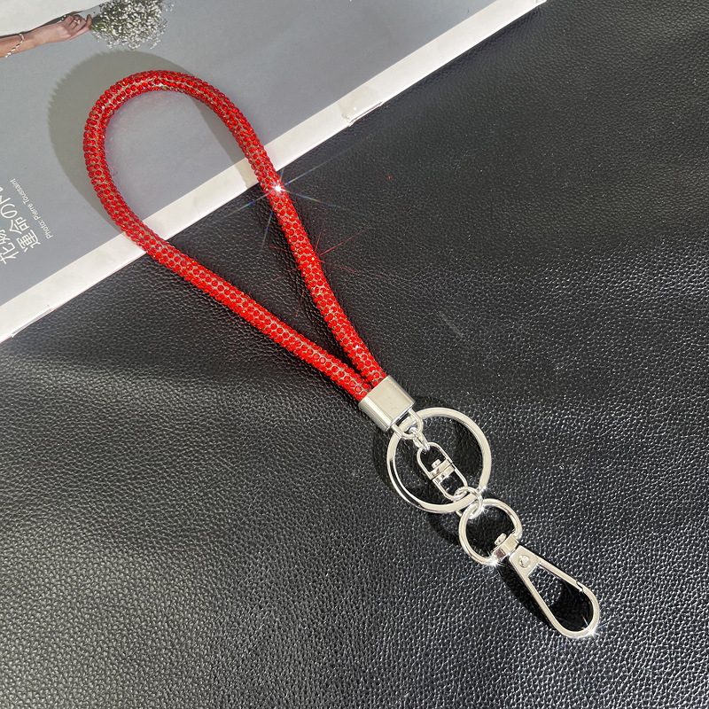 New high-end light luxury rhinestone mobile phone lanyard with inlaid crossbody chain, fashionable and versatile sparkling diamond chain bracelet pend