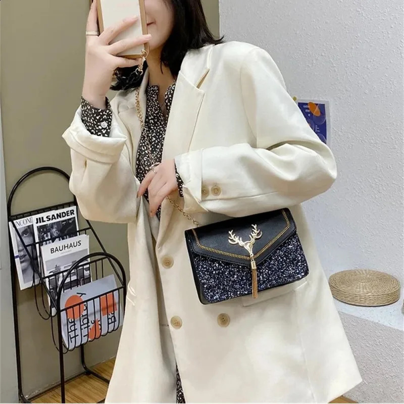 Fashion womens shoulder bag deer head decoration messenger bag Pu leather button lower arm chain womens small square handbag 240904