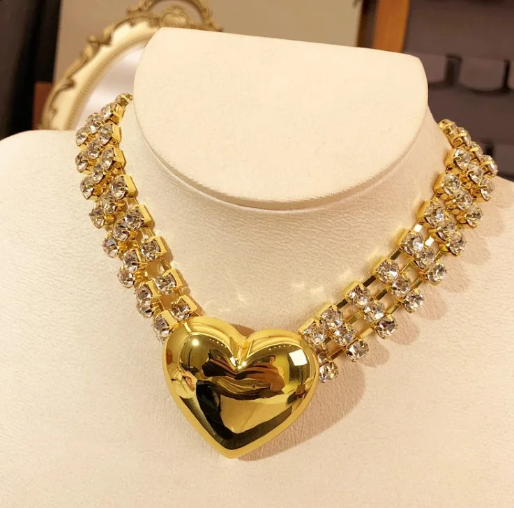 Fashionable Multi-layer Large Heart Crystal Inlaid Necklace Choker Exaggerated Clavicle Chain Style Jewelry 240826