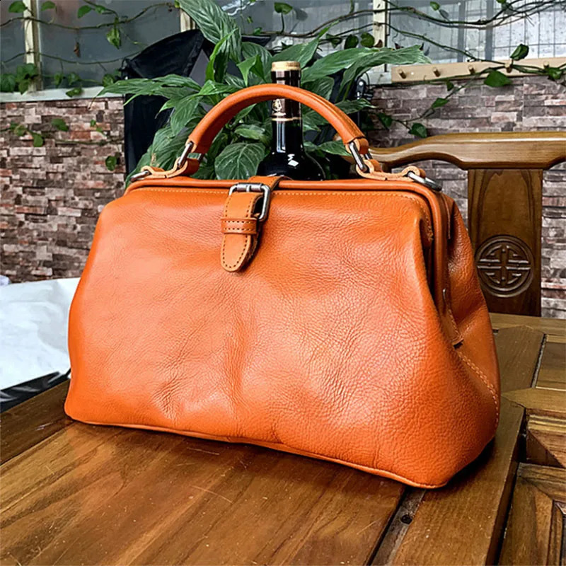 Original genuine leather doctor handbag 100% cowhide womens shoulder bag highquality retro handmade painting cross body 240906 c36c