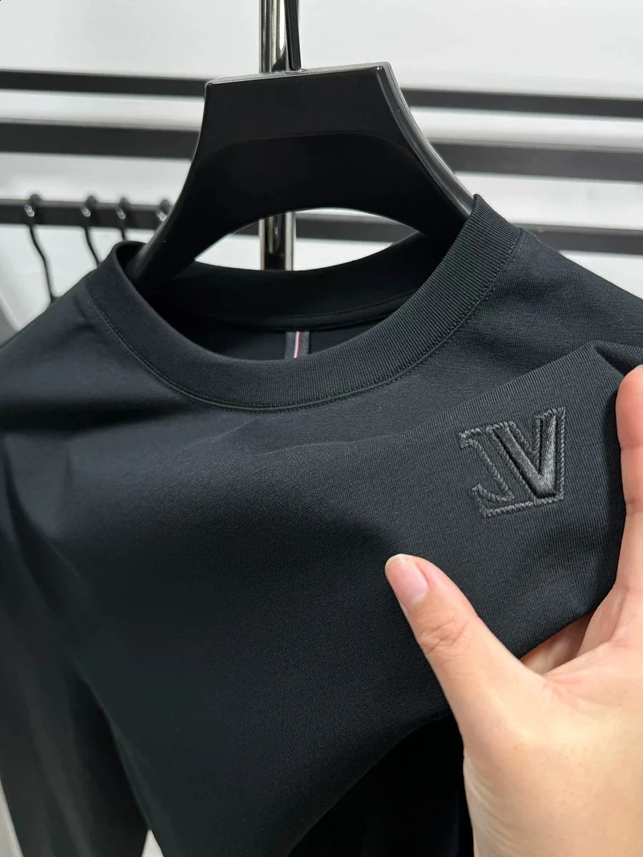 Autumn Men Long sleeve T-shirt Exquisite Letter Embroid O Neck Hoodies Korean style Youth Fashion Men Wear 240830