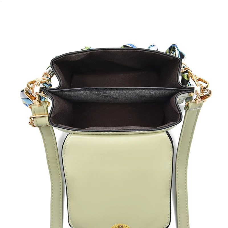 Mini stud decorative cross body bag womens plain cross body bag artificial pearl handle flip wallet 240904