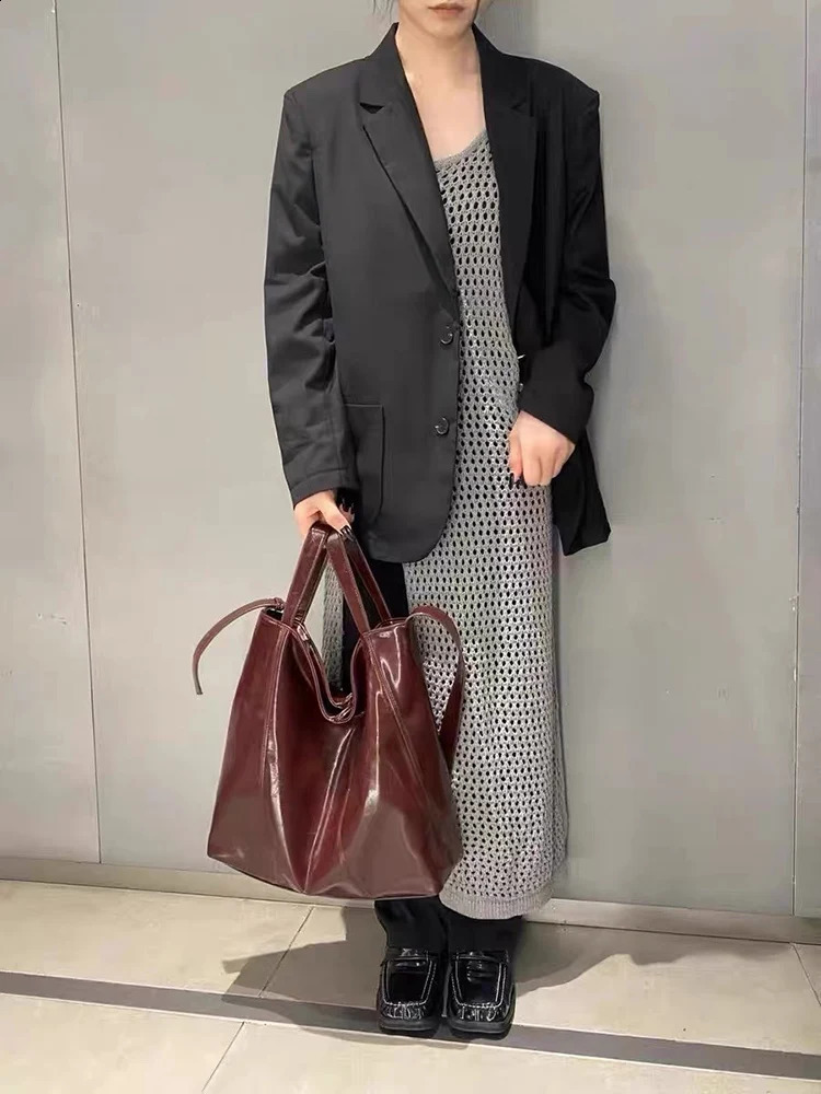 spring retro red handbag suitable for women large capacity shoulder cross body bag simple version student handbag 240903