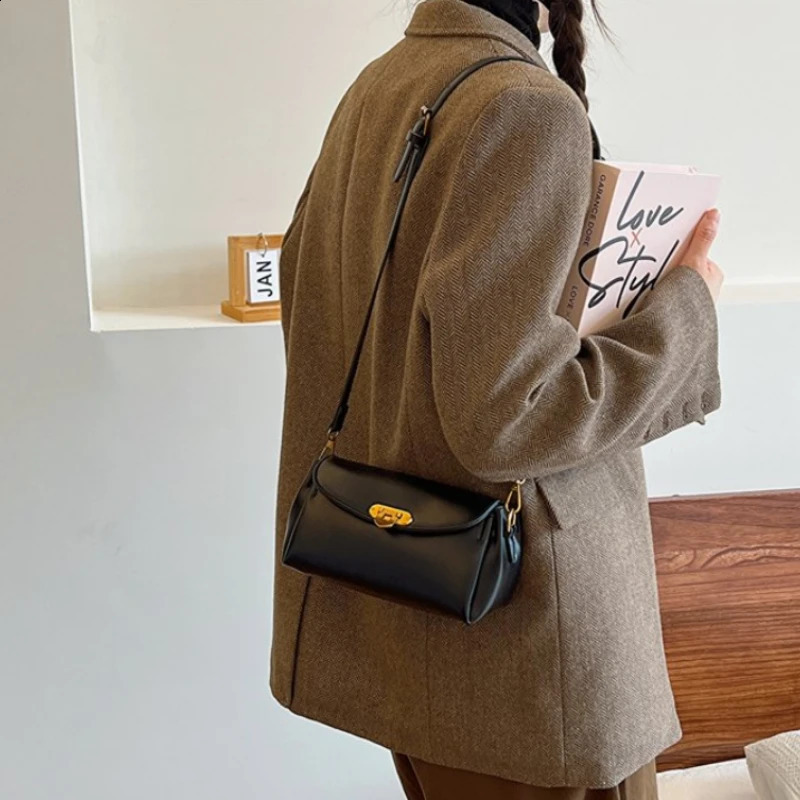 Light Solid PU Hasp Sewing Thread Shoulder Bags 2024 Fashion Casual Versatile Minimalist Womens Crossbody 240906