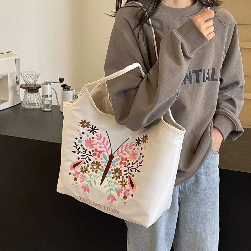 2024 Summer Fashionable Embroidered Shopping Bag Butterfly Style Single Shoulder Crossbody Handbag with Large Capacity 240906