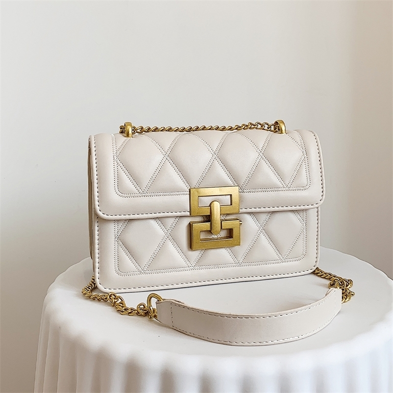 Stylish Quilted Flap Shoulder Bag With Metal Chain Strap y240906