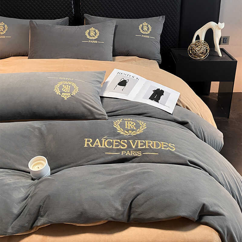 Winter Thickened Milk Four Piece Double sided Warm Coral Veet Cover Bed Sheet Bedding Set Three PieceX240907