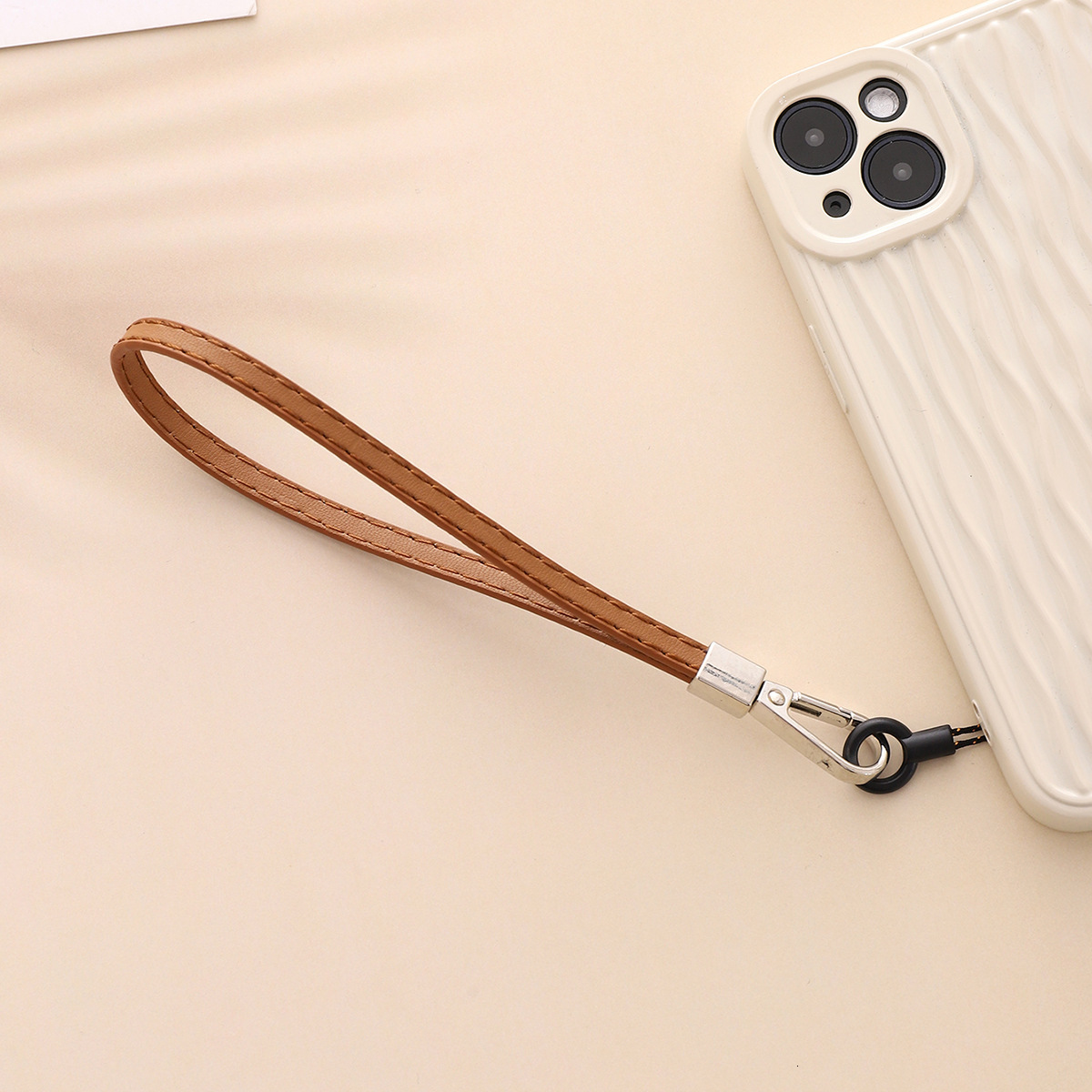 Yilian's new dual needle tread PU leather short chain anti drop phone case strap pendant for women