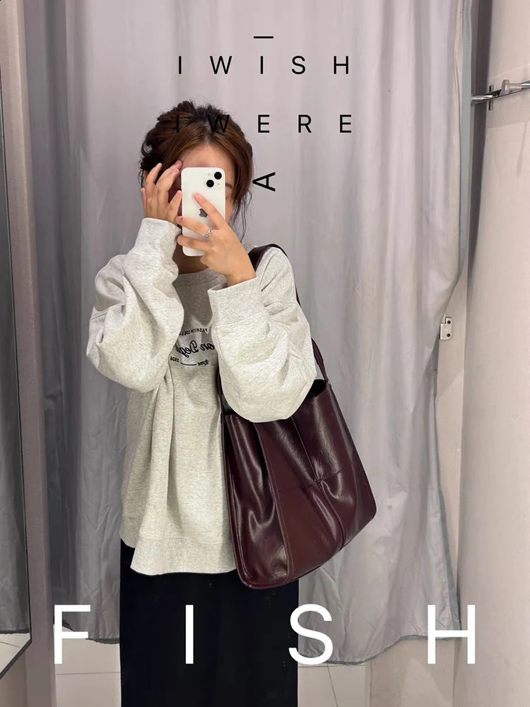 spring retro red handbag suitable for women large capacity shoulder cross body bag simple version student handbag 240903