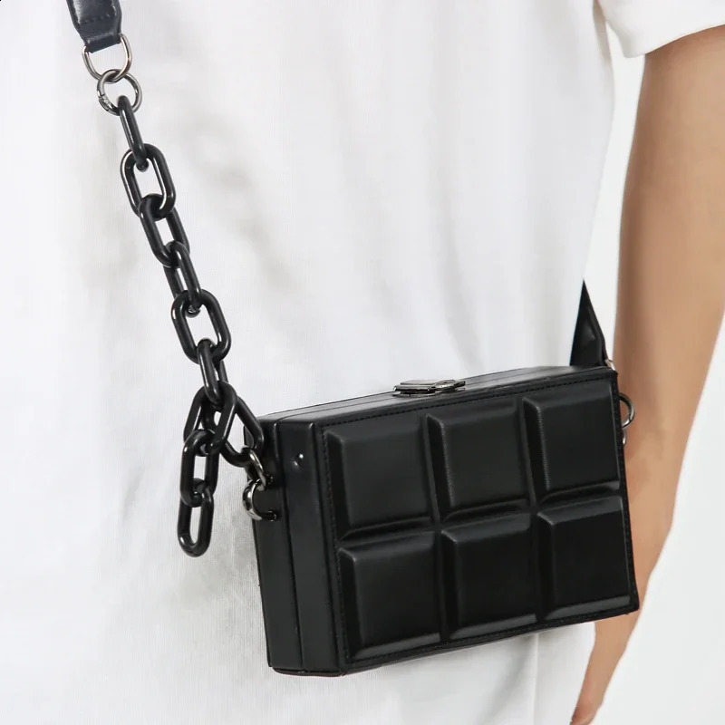 2024 selling Fashionable Trendy Crossbody Bag Light Single Shoulder Casual Versatile Couples 240906