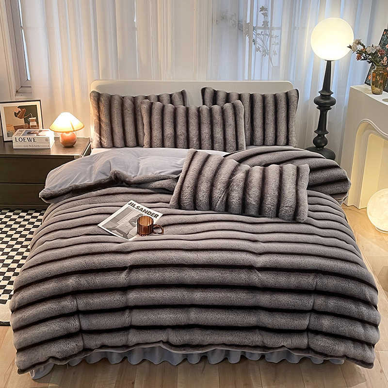 Autumn and Winter Warm Thickened Milk Velvet Four Piece Set Winter New Luxury Thickened Warm Rabbit Velvet Bed Four Piece SetX240907