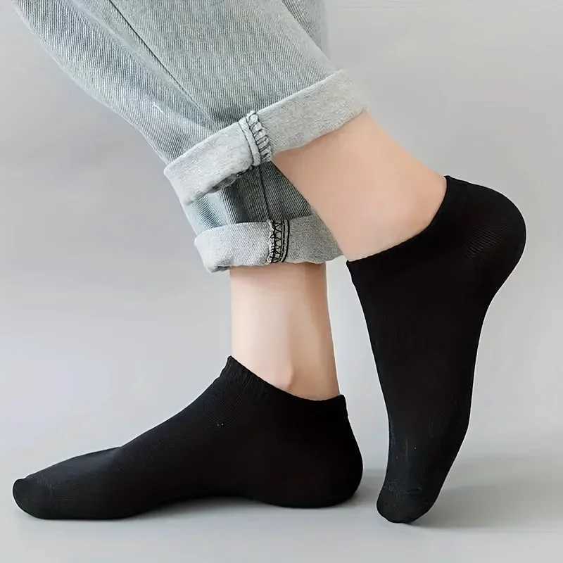 Neutral 10/20/40 pairs of solid socks lightweight low cut ankle socks loose black and white gray mens long socks W240905