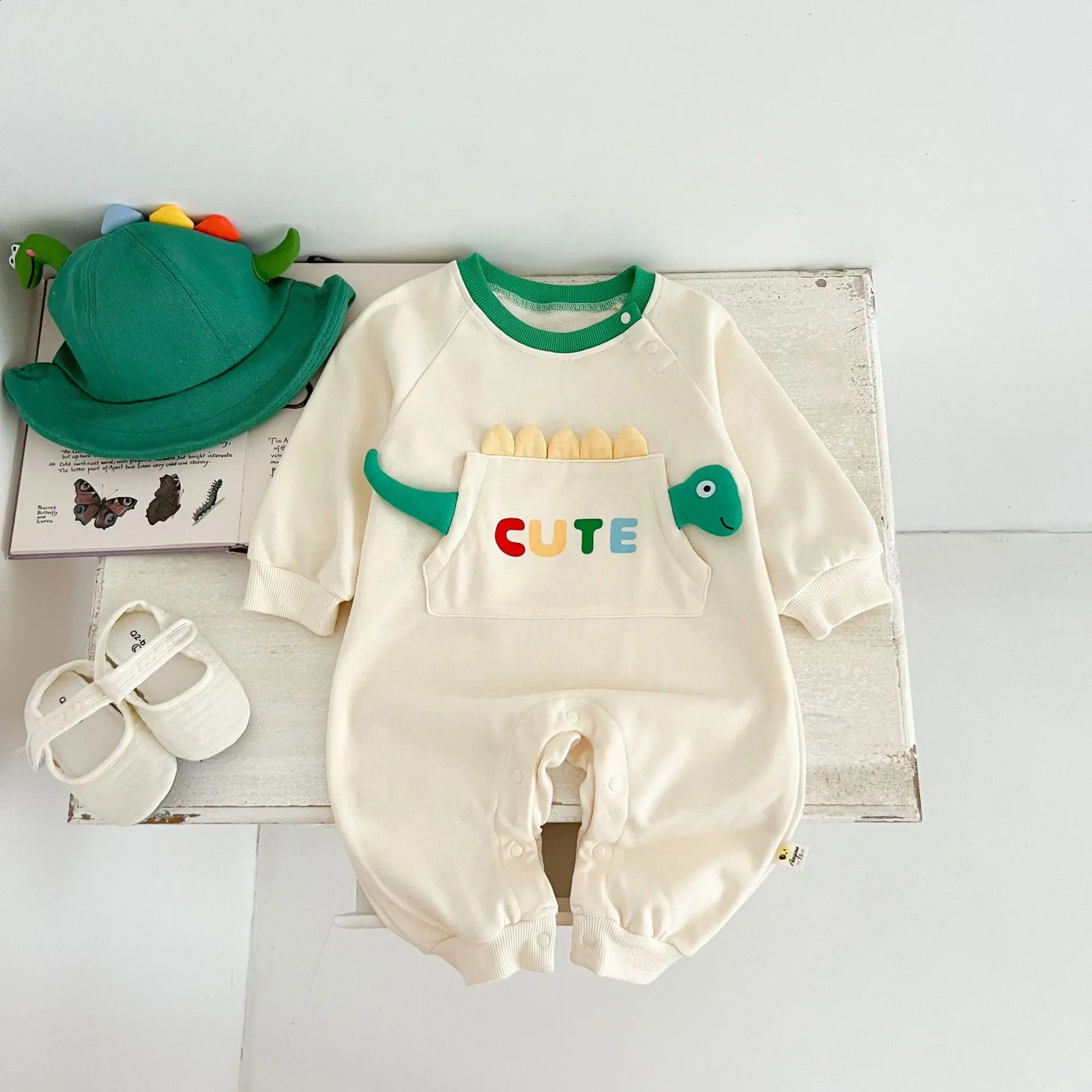 Autumn Baby Boys Rompers Solid Cotton Loose Cartoon Dinosaurs Pocket Infant Boys Jumpsuit Long Sleeve Toddler Boys Outfits 240902