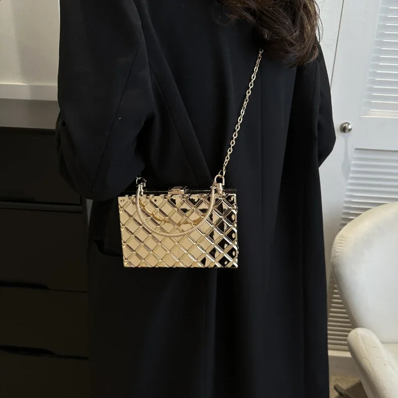 Zipper PU Casual Shoulder Bags Chains on Sale 2024 Fashion Solid Sewing Thread Handbag Hasp Small Square Bag 240906