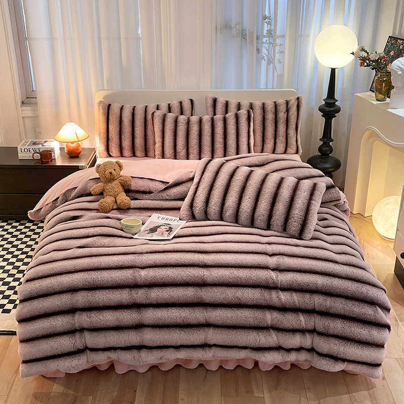 Autumn and Winter Warm Thickened Milk Velvet Four Piece Set Winter New Luxury Thickened Warm Rabbit Velvet Bed Four Piece SetX240907