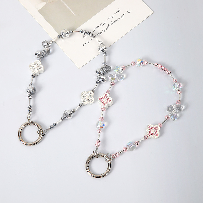 New luxury rhinestone clover pendant, niche and high-end, crystal bead bracelet, keychain, pendant chain