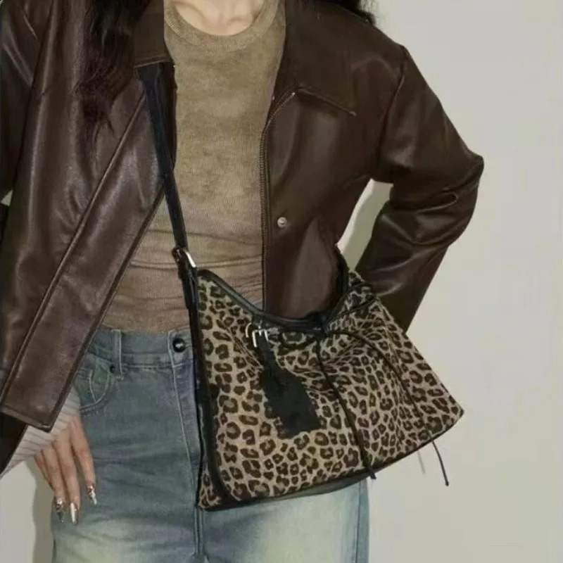 Retro leopard print shoulder bag womens cross shaped bag large capacity handbag soft leather handbag with wallet 240907