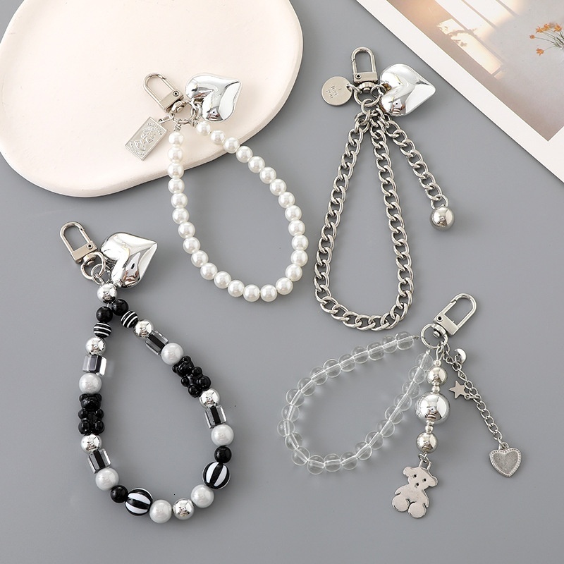 Creative New Pearl Heart Pendant Black and White Beaded Bear Chain Rope Phone Case Keychain Hanging Accessories