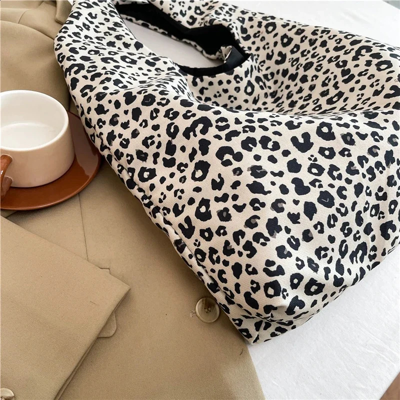 Portable Folding Shopping Bag Fashion Edition Panther Pattern Underwear Shoulder Bag Large Capacity Handbag 240903