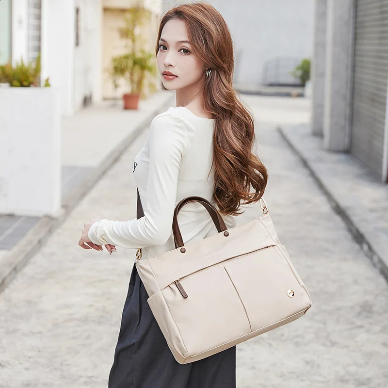 15.6-inch large capacity computer bag for women handbag one shoulder cross body business briefcase 240903