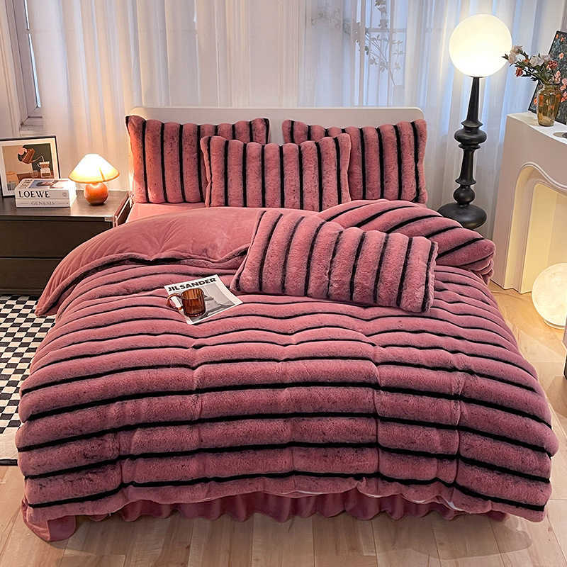 Autumn and Winter Warm Thickened Milk Velvet Four Piece Set Winter New Luxury Thickened Warm Rabbit Velvet Bed Four Piece SetX240907