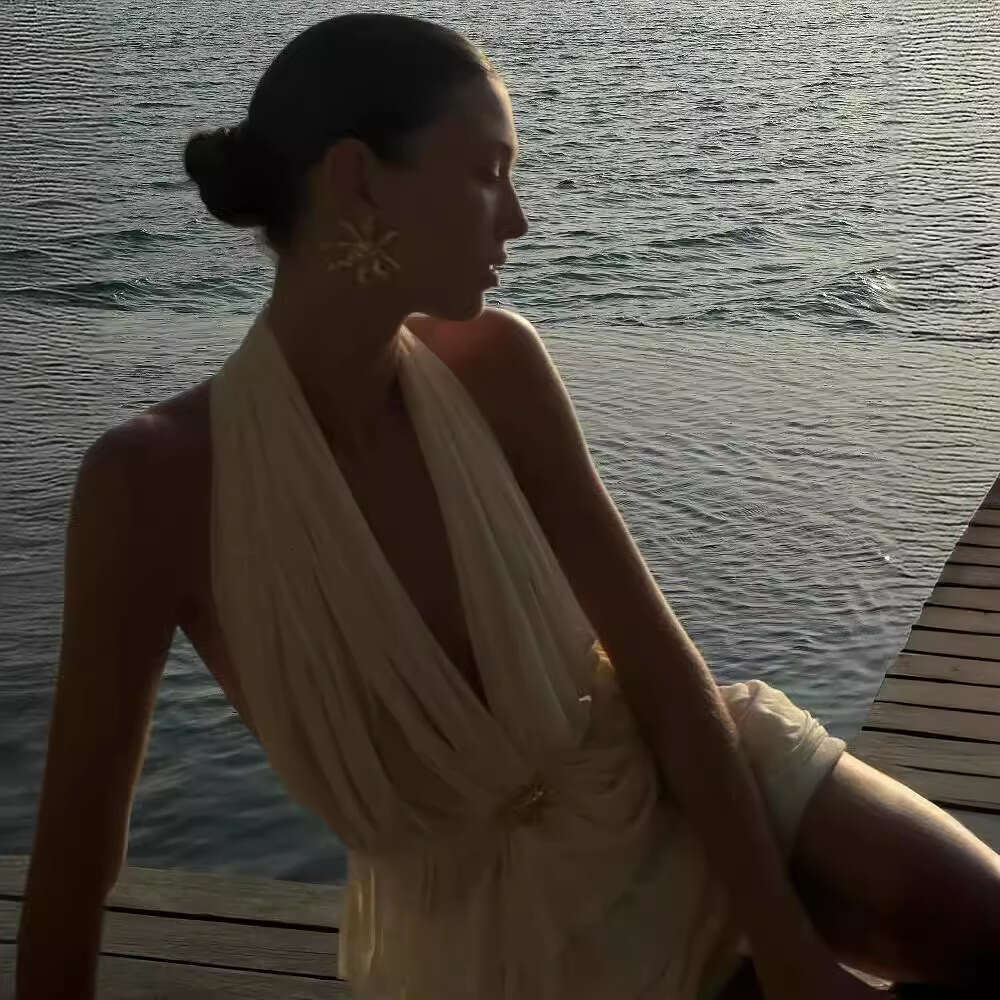 2024 spring/summer women's dress with elegant temperament, backless hanging neck top, pleated skirt set 8