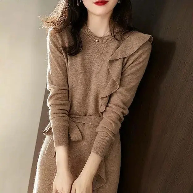 Autumn and Winter Woolen Dress Mid to Long Base Knit Dress Womens Outfit Coat Inner Layer Waist Cinching Skirt 240905