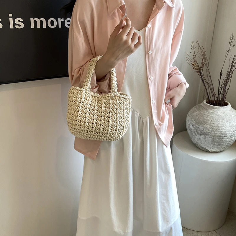Handmade Woven Womens Bag 2024 Fashion Leisure and Beach Handbag Exquisite Grass 240906