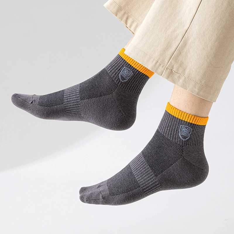 5 pairs of mens sports alphabet graphic socks breathable moisturizing willow low cut casual socks soft and comfortable casual ankle socks W240905