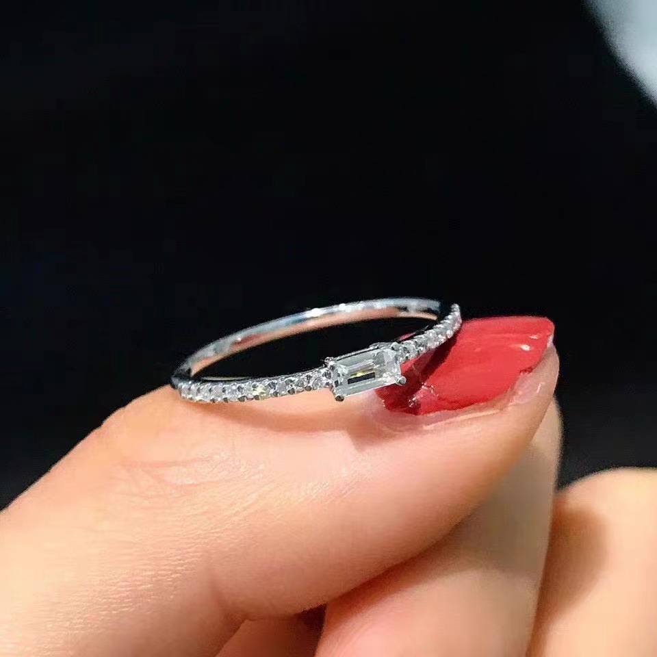 Simple Fashion Jewelry Sweet Cute Ladies Party Elegant Wedding Rings Sterling Sier Emerald Cut Lab Moissanite Dia Eternity Engagement Band Ring Gift