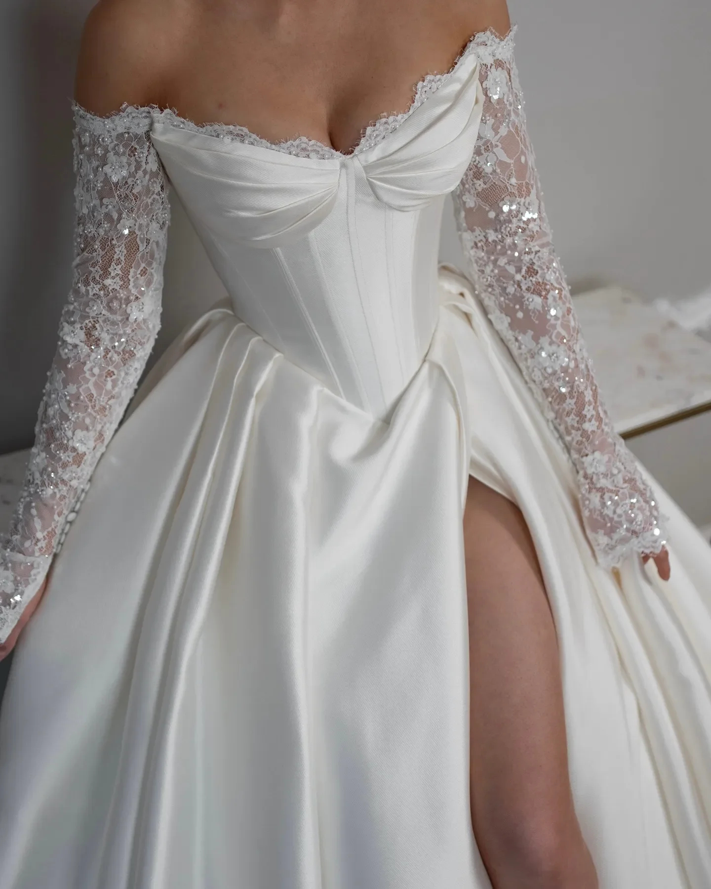 Off Shoulder Satin A Line Wedding Dresses Side Slit Corset White Bridal Gowns Lace Appliques Beaded Long Sleeves Modern Robe De Mariee