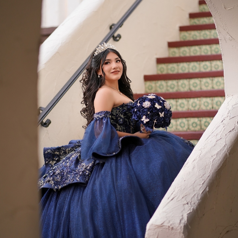 Royal Blue Shiny Princess Ball Gown Charming Quinceanera Dresses Applique Lace Beads Crystal Tull Sweet 16 Dress Vestido De 15 Anos