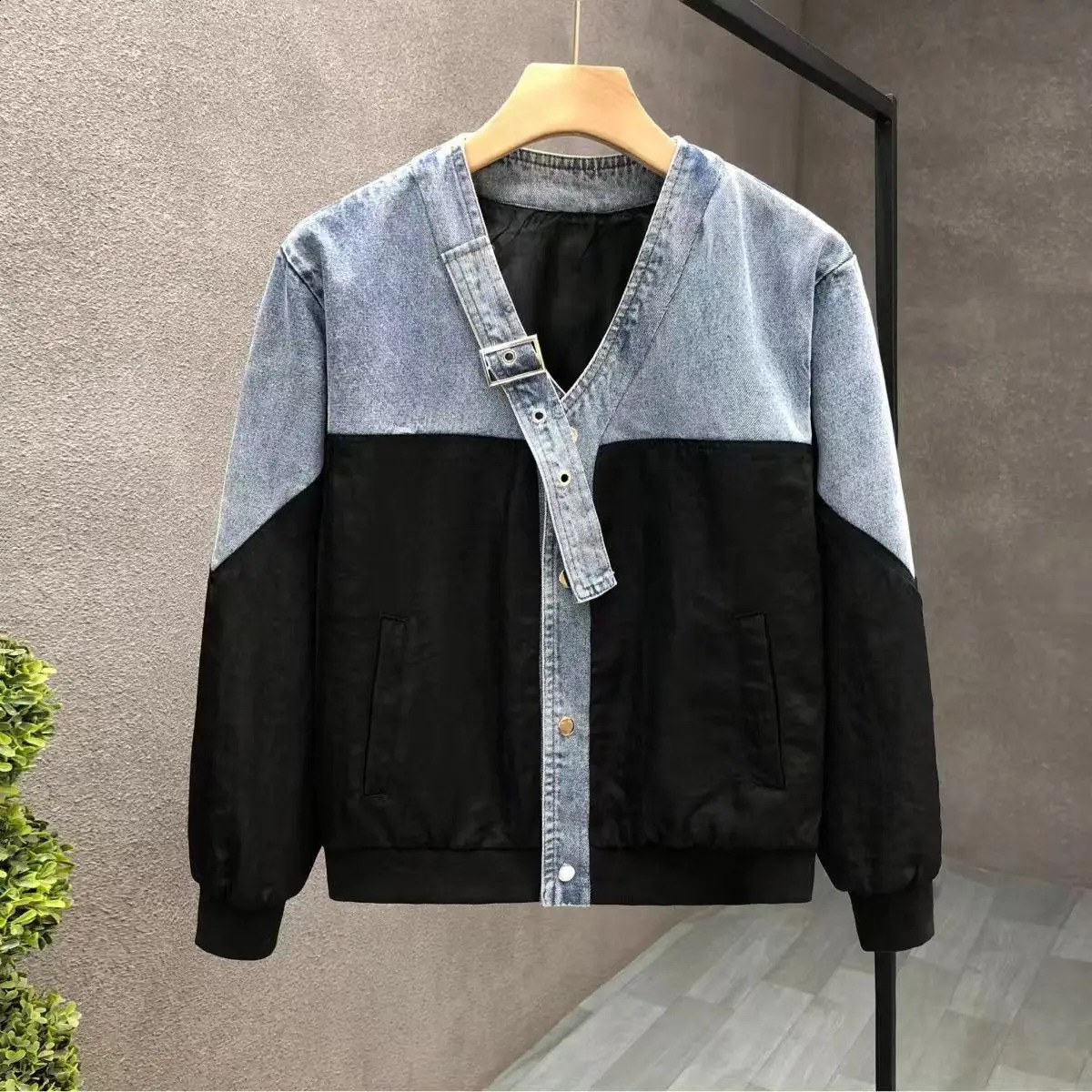 Autumn denim decal work jacket mens y ner Vneck top fashion loose cool streetwear 240904