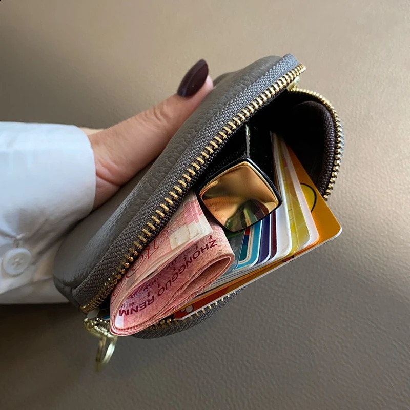 Womens clutch coin wallet fashionable and simple leather short wallet card holder organizer bag mini zipper cute money bag 240907